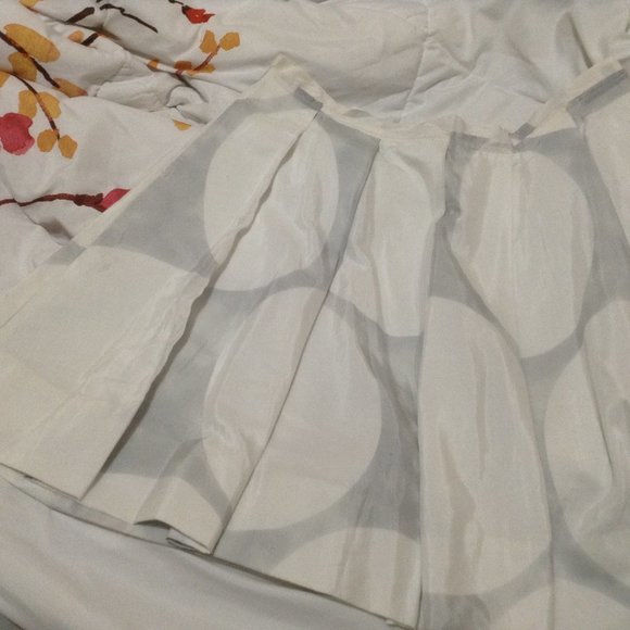 ✨5 for $30✨ Gap Off-White Soft Grey Pocket Dotted Skirt - Picture 2 of 11